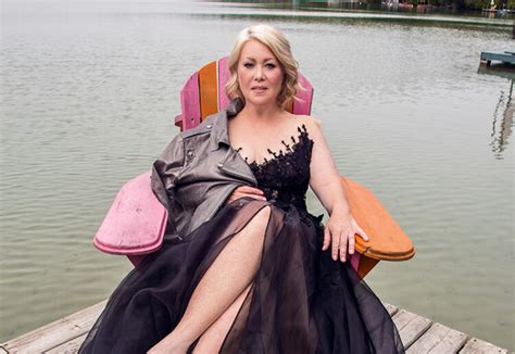 6 Hot Sexy Jann Arden Bikini Pics