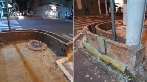 Obstru O De Passeio Incomoda Pedestres Obra Foi Autorizada Pelo