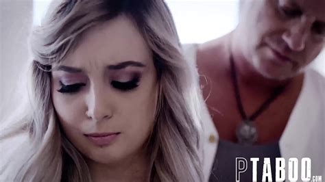 Lures Lexi Lore Into Compromising Poses During Nude Modeling Xvideos