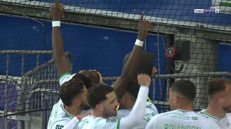 Ligue 2 Saint Etienne Fait Craquer Grenoble Par Batubinsika Bein Sports