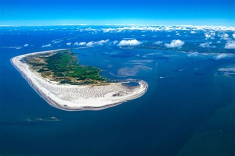 Wittdün auf Amrum aus der Vogelperspektive Küstenbereich Nordsee