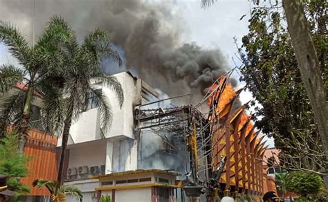 Galeri Foto Penampakan Kebakaran Gedung Mpp Pekanbaru