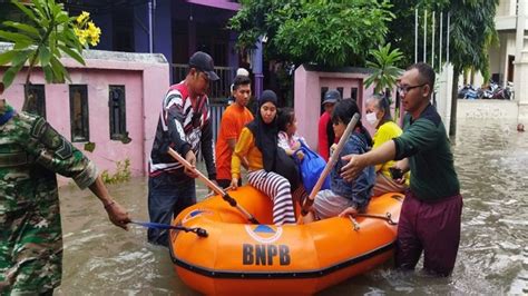 Memilukan Karena Banjir Meluas Warga Surakarta Harus Mengunsi