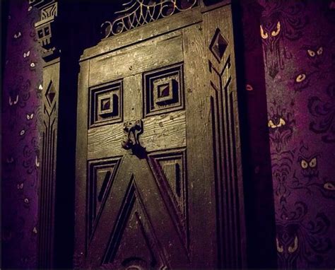 Haunted Mansion Corridor Of Doors