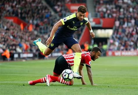 Alex Oxlade Chamberlain Suffers Another Injury Blow As Arsenal Star