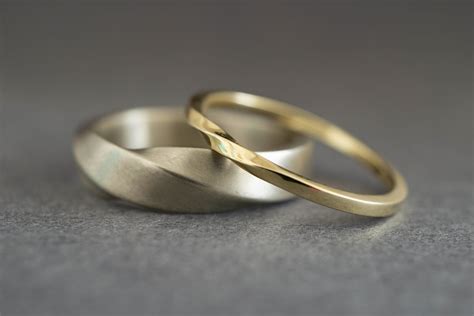 TWIST SHOUT Wedding Ring Set 14k Solid Gold Couples Etsy Wedding