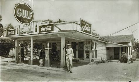 1946 Gulf Station In Bangs Texas Old Gas Stations Gas Station