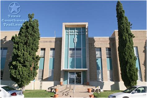 Upton County Courthouse - Rankin, Texas - Photograph Page