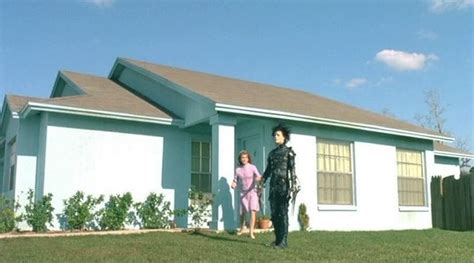 'Edward Scissorhands' Boggs Family House Is Now On Sale - Mundo Seriex