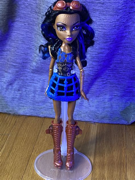 Robecca Steam. The only doll I have from my childhood. : r/MonsterHigh