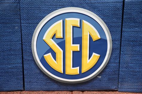 SEC to Use 8-Game Conference Schedule for 2024 CFB Season; Divisions to ... 