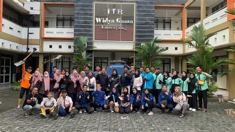 Itb Wiga Terjunkan Mahasiswa Relawan Ke Lokasi Lahar Dingin Semeru