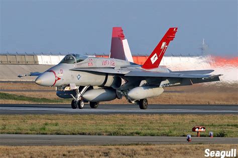 Mcdonnell Douglas F A Hornet Vmfa Red Devils Commanding