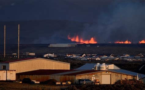 Islandia volcán entra en erupción y la lava llega hasta la ciudad