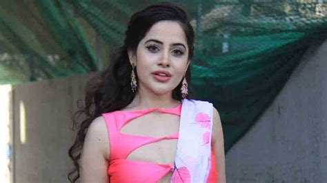 Oh So HOT Bigg Boss OTT Fame Urfi Javed Dons Saree With Bold Cut Out Blouse PICS News Zee News