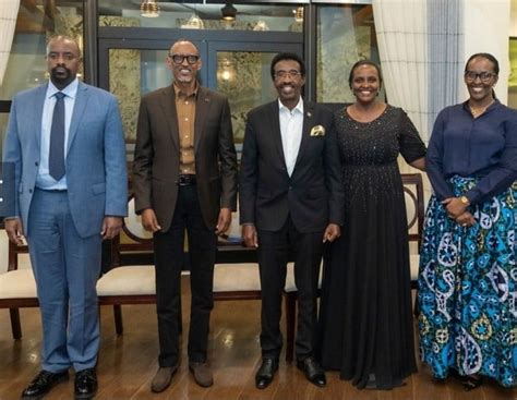 Gen Muhoozi Yashimiye Umuryango Wa Perezida Kagame Uko Wamwakiriye