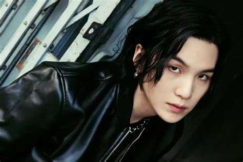 Шуга из BTS становится первым K-pop солистом, который провёл 3 недели в ...