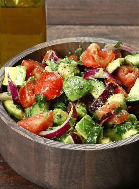 Recette Salade De Concombre Tomates Et Avocats Journal Des Bonnes