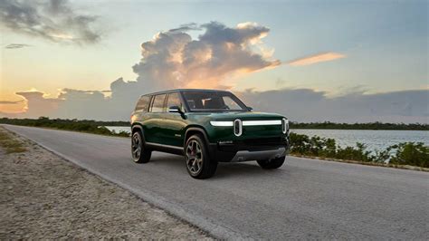 Rivian Erste Auslieferungen Des Elektro Suv R1s An Kundinnen