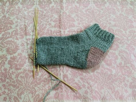 EASY PEASY SOCKS Desi Living 101 Knitted Socks Free Pattern Knitted