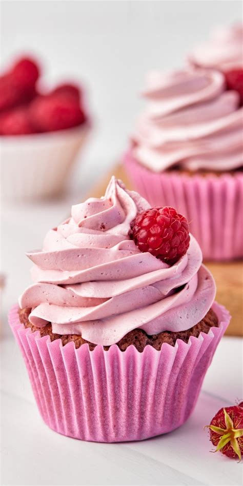 Raspberry Cupcakes With Raspberry Filling And Russian Buttercream Recipe Raspberry Cupcakes