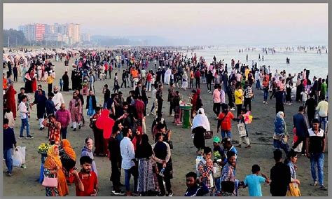 ‘থার্টি ফার্স্ট নাইটের আয়োজন না থাকলেও সৈকতে পর্যটকের ভিড়