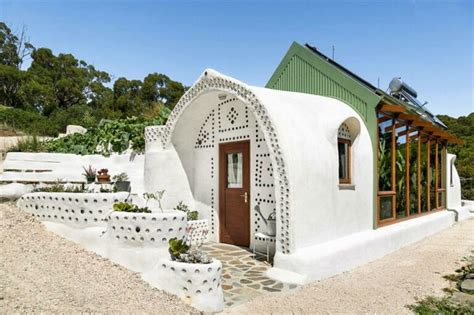 Incredible Small Off Grid Earthship Home Home Design Garden