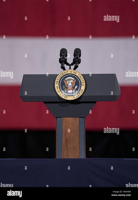 Presidential seal podium hi-res stock photography and images - Alamy