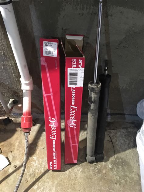 344357 Амортизатор задний (левый/правый). Серия Excel-G KYB | Запчасти ...