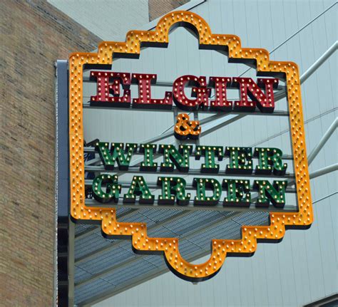 Love These Vintage Neon and Bulb Signs! « O' Canada