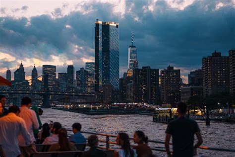 Circle Line Sightseeing Cruises: Sail at NYC Landmarks