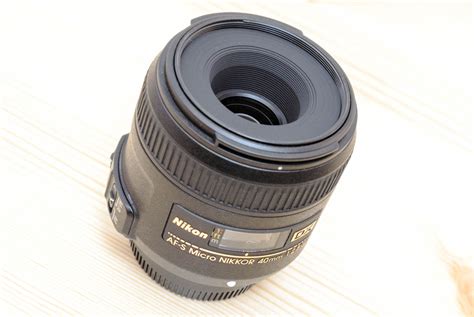 ニコン『af S Dx Micro Nikkor 40mm F 2 8g』 レンズレビュー。外観チェックに大きさ比較 レビューその1 [実機レビュー] かめらとブログ。