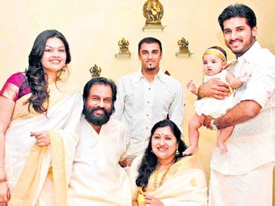 SENTHILKUMAR.THI: TAMIL ACTORS FAMILY PHOTOS AND STILLS