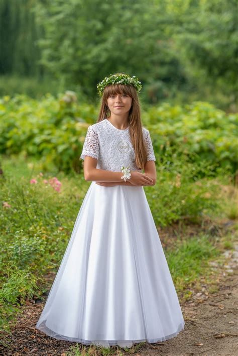 Najpiękniejsze suknie komunijne Stroje komunijne suknie komunijne