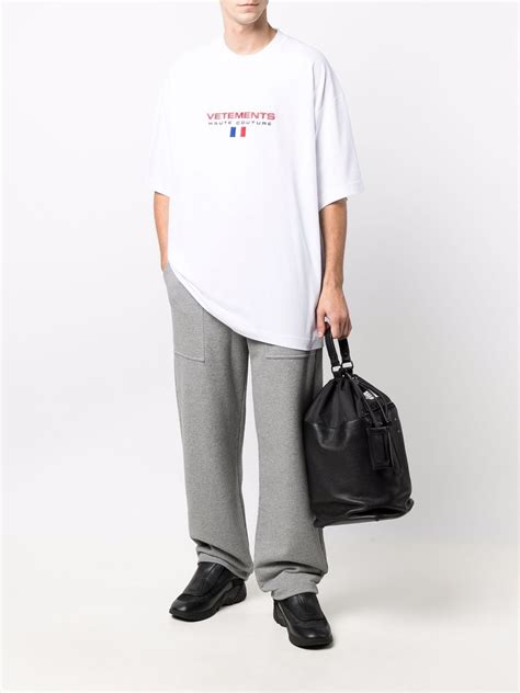 VETEMENTS flag logo-embroidered T-shirt | Smart Closet