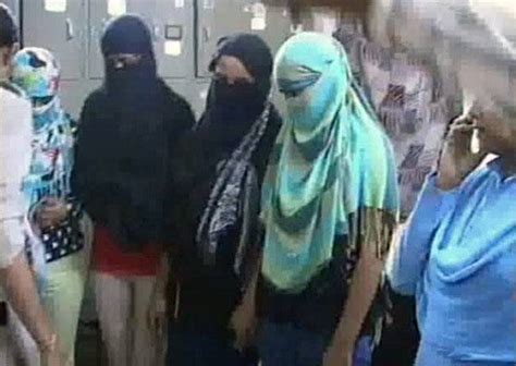 सकस रकट क भडफड पच लग गरफतर sex racket busted five arrested in raipur AajTak