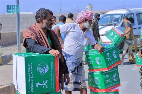 Le KSrelief distribue plus de 127 tonnes de paniers alimentaires à