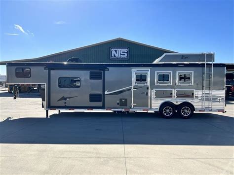 2022 Bison Ranger 3 Horse Gooseneck Trailer with 13' Living Q