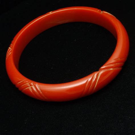 Carved Red Bangle Bracelet Vintage Plastic 1/2" Wide – World of Eccentricity & Charm