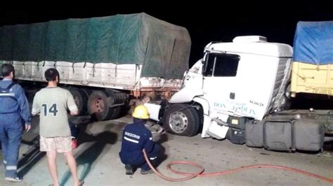 LA VIDRIERA DE LEONES Accidente Por Alcance Entre Camiones En La