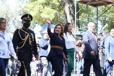 Encabez Gobernadora Lorena Cu Llar Desfile Conmemorativo Del Ccxii