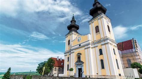 GOTTESHÄUSER 79 Basilika Pfarrkirche zur Schmerzhaften Muttergottes