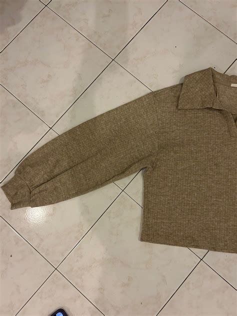 Gu Collar Nude Women S Fashion Tops Other Tops On Carousell