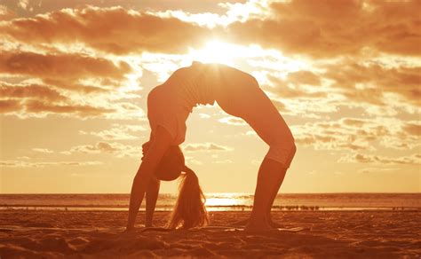 Sunset Yoga Pose 4k Ultra Hd Wallpaper