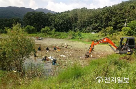 천안시 한국농어촌公 해병대전우회 용연저수지 쓰레기 수거