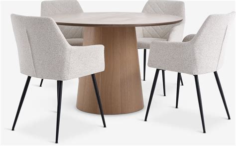 Table KLIPLEV Ø120 chêne 4 chaises PURHUS blanc cassé noir JYSK