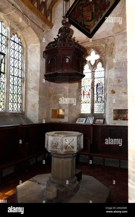 Eight Sided Plinth Hi Res Stock Photography And Images Alamy