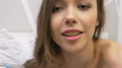 Erotic Brunette K Remaster Mila Azul