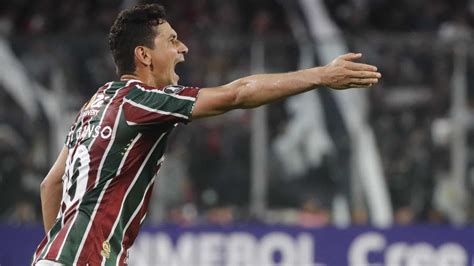 Ganso Cresce Com Mano Mas Entra Em Top 10 De Cartões E Vira Desfalque No Fluminense