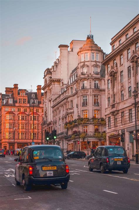 A Visit to Notting Hill Travel Bookshop: Everything You Need to Know in